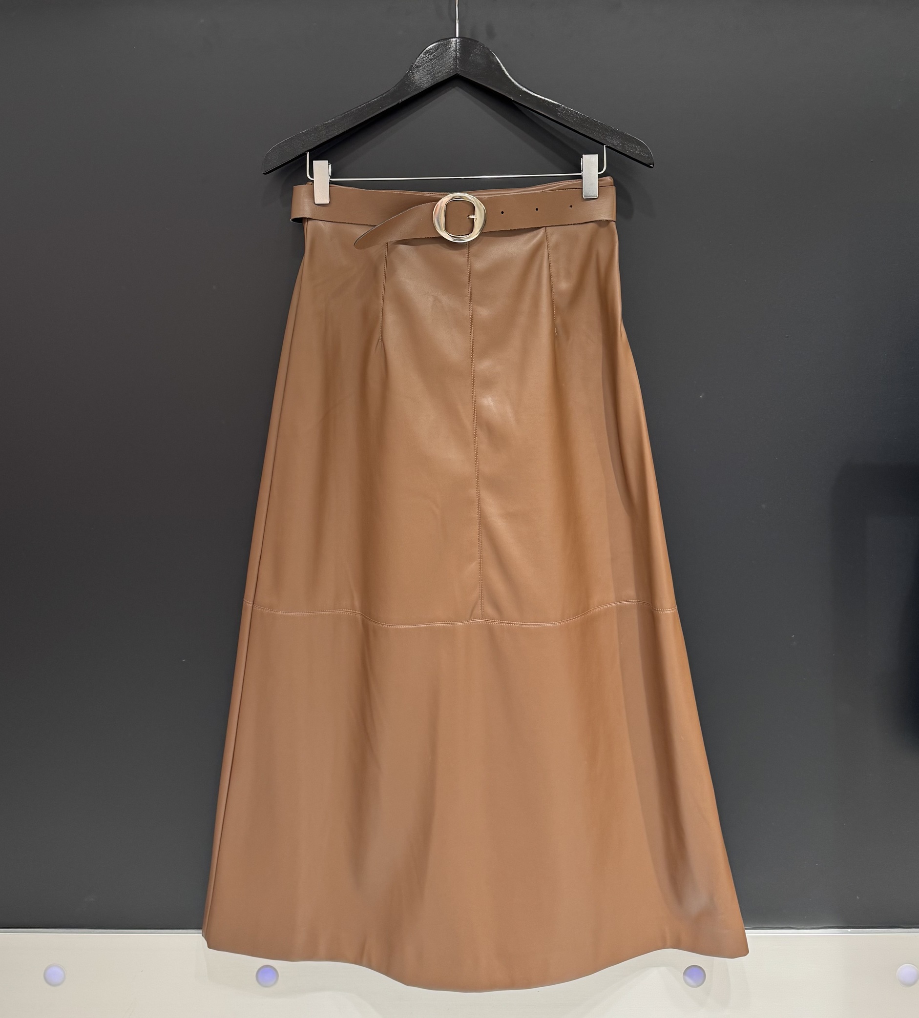 falda marron